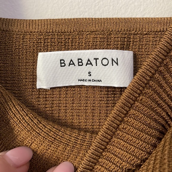 Aritzia crop Tank - Picture 2 of 2